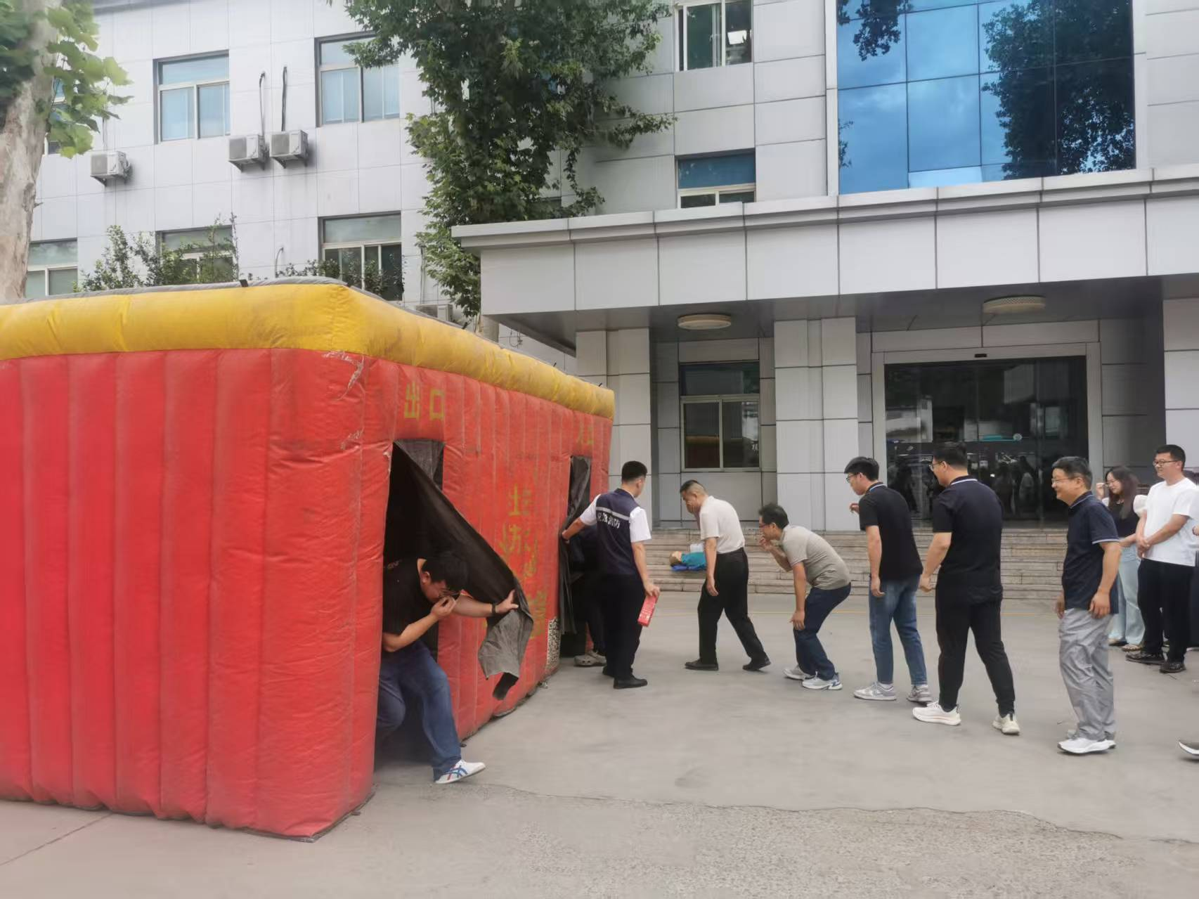 山東水設(shè)組織開展2025年“安全生產(chǎn)月”消防知識培訓(xùn)暨應(yīng)急演練