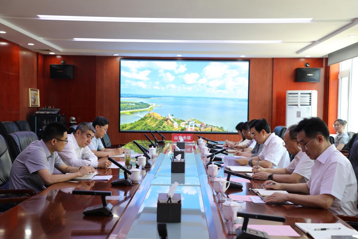 省國資委黨委委員、副主任周洪文一行到山東水設(shè)調(diào)研指導(dǎo)